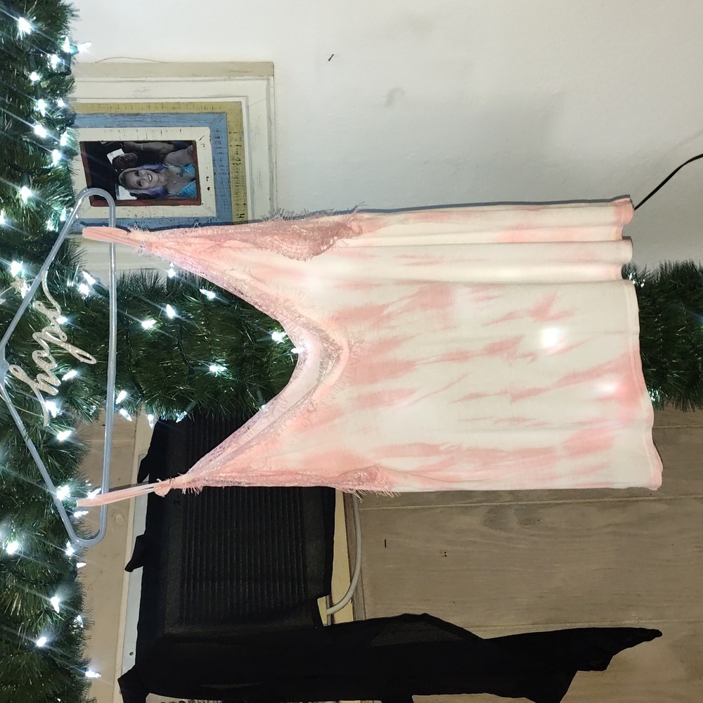 Lacey pink and white tank